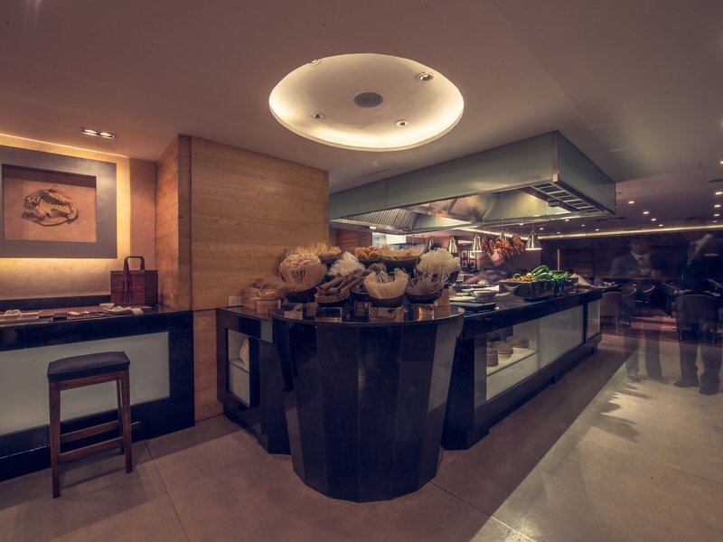 Cinnamon Grand Hotel 14