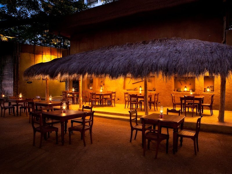 Cinnamon Grand Hotel 15