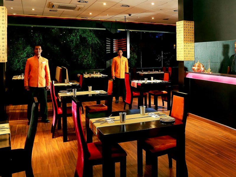 Cinnamon Grand Hotel 16