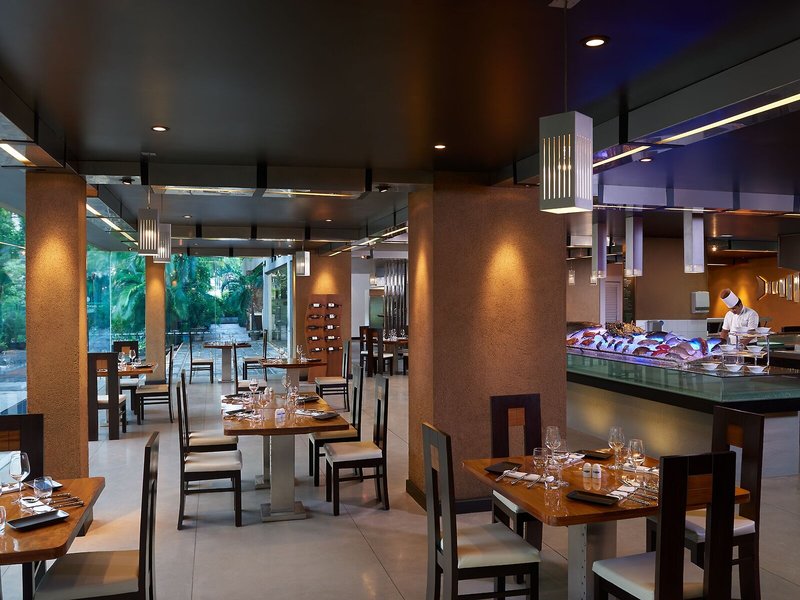 Cinnamon Grand Hotel 18