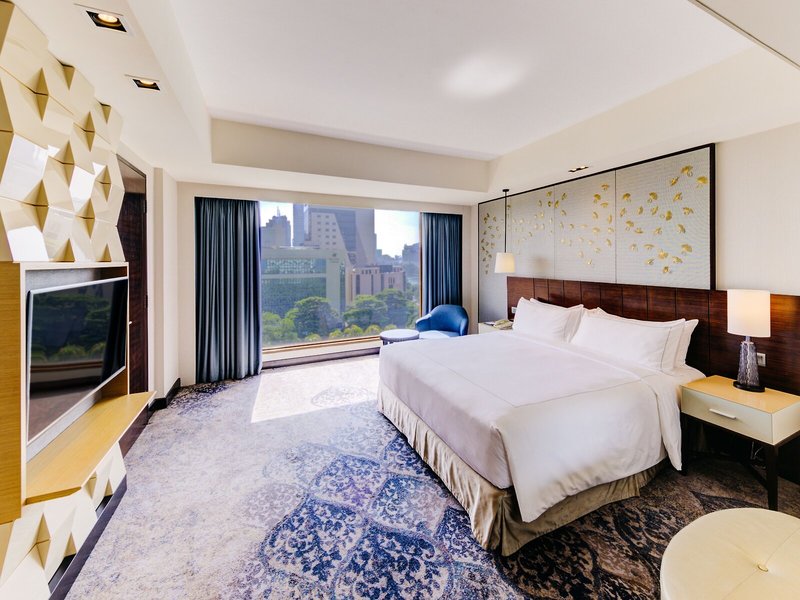 Cinnamon Grand Hotel 25