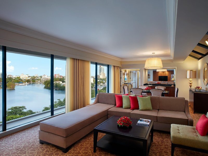 Cinnamon Grand Hotel 27