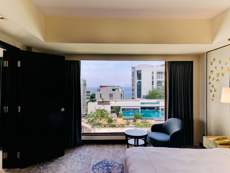 Cinnamon Grand Hotel 28