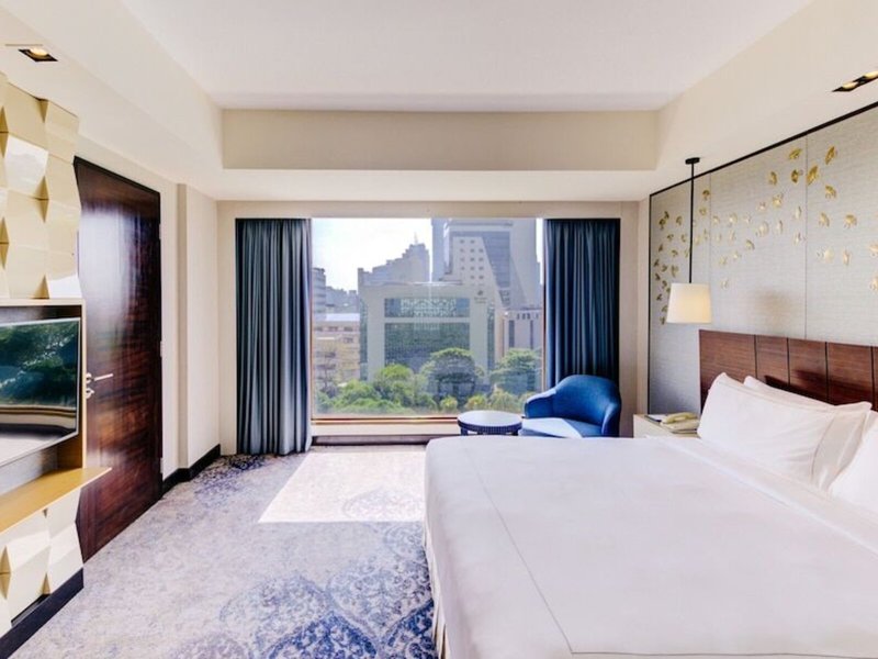 Cinnamon Grand Hotel 32
