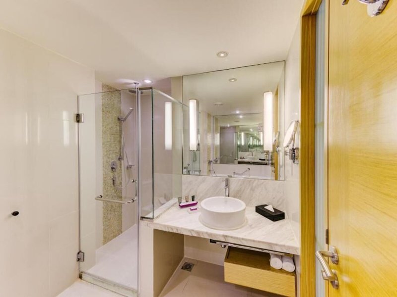 Cinnamon Grand Hotel 43