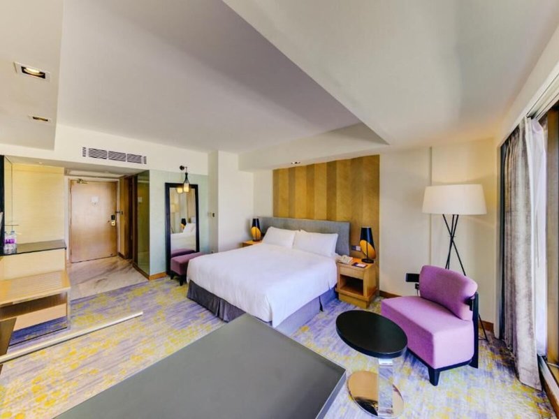 Cinnamon Grand Hotel 48