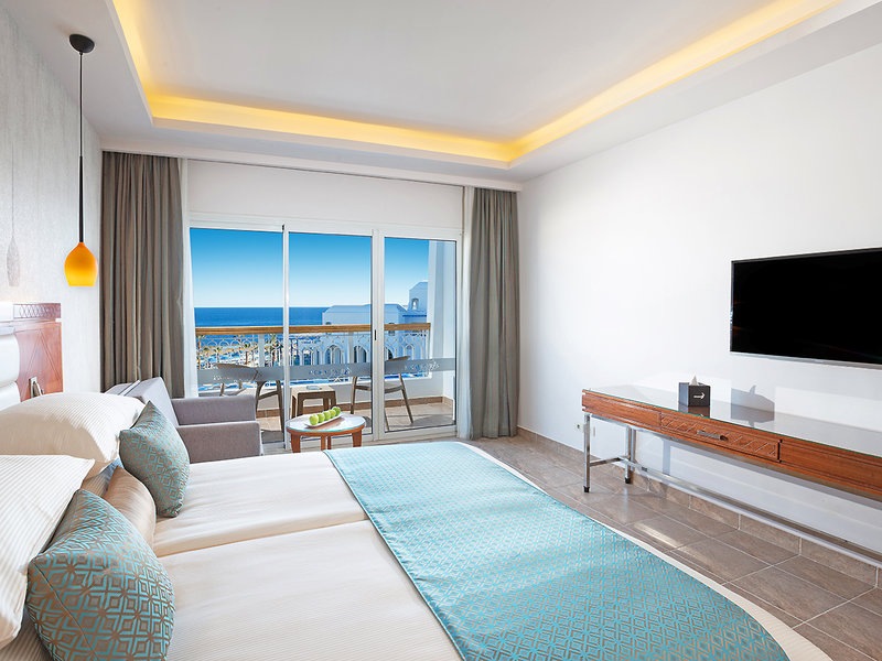 Cyrene Grand 13