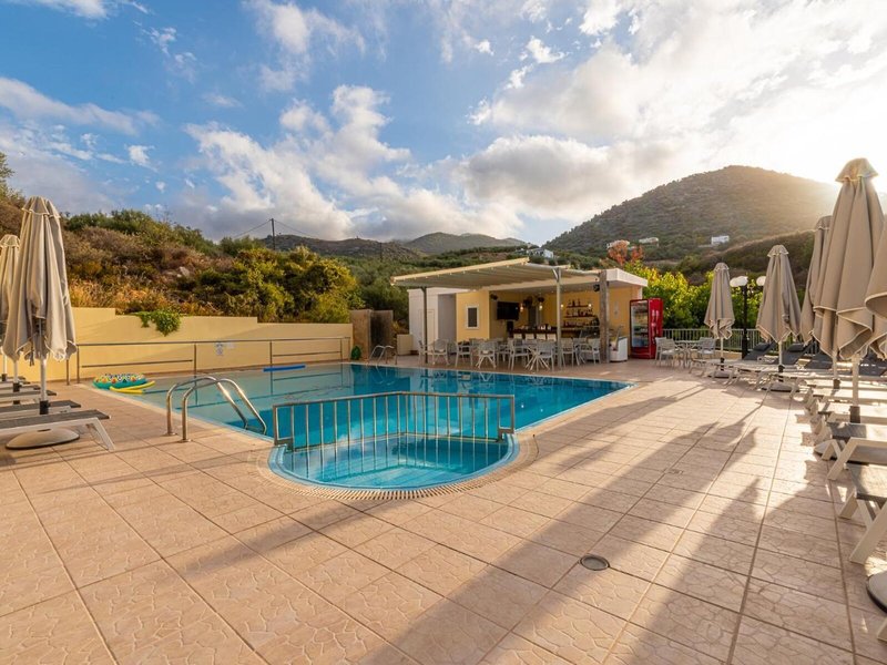 Elpis Studios & Appartements 15