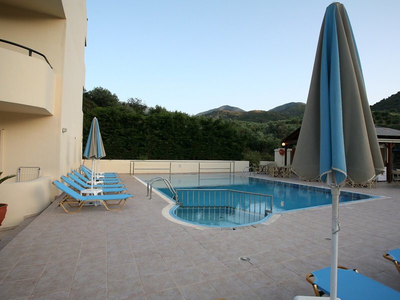 Elpis Studios & Appartements 16