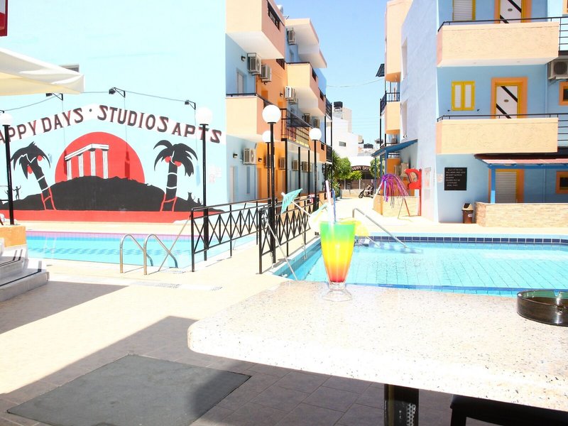 Happy Days 1 - Exterior