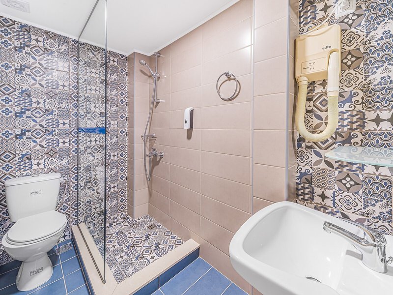 Happy Days 47 - Bathroom Example