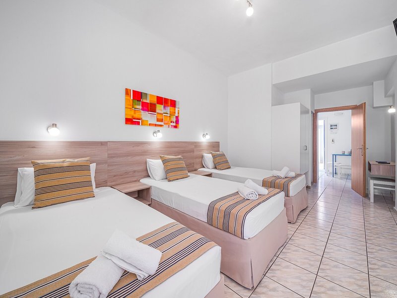 Happy Days 48 - Room Example