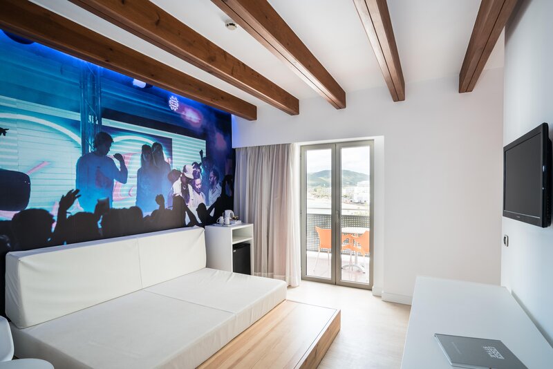 THB Ocean Beach 48