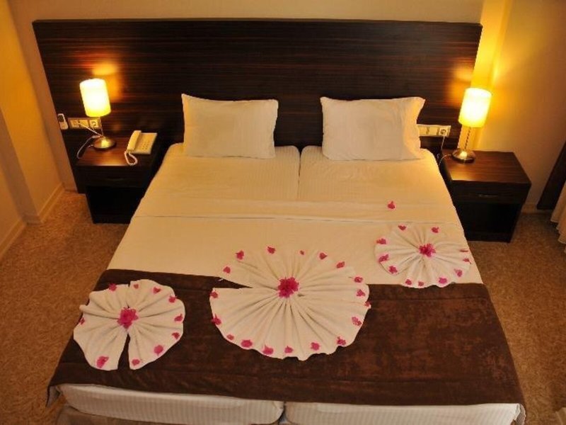 Nevada Hotel & Spa 36