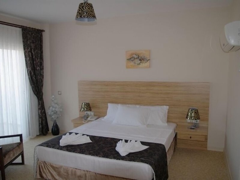 Nevada Hotel & Spa 40