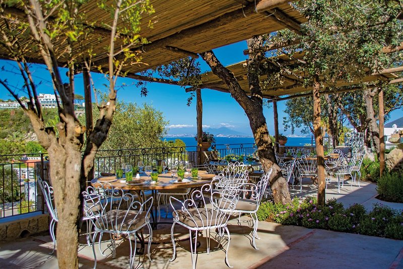 Garden & Villas Resort 25