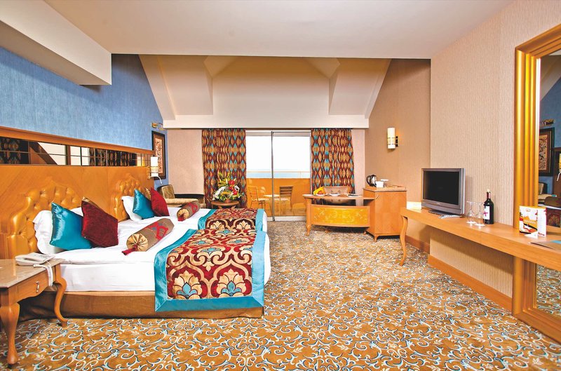 Royal Holiday Palace 4