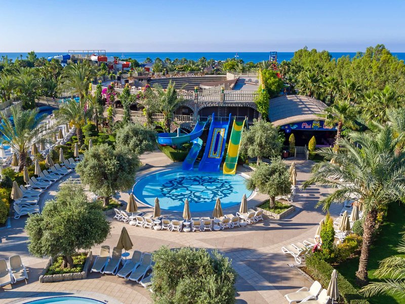 Royal Holiday Palace 8