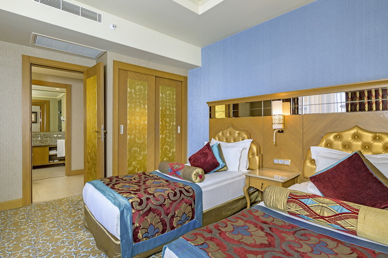 Royal Holiday Palace 8