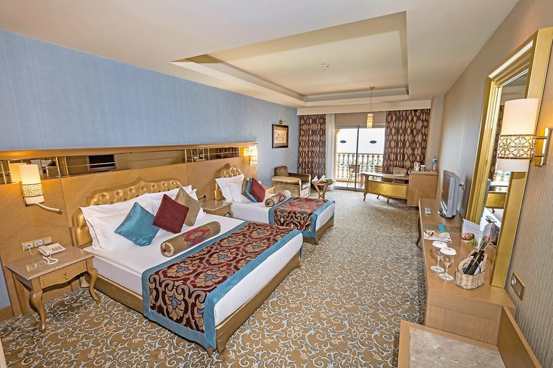 Royal Holiday Palace 4