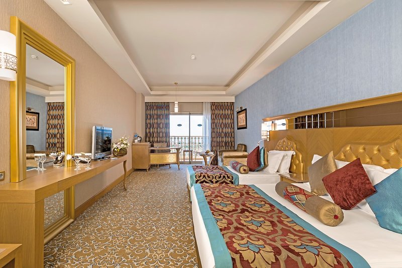 Royal Holiday Palace 5