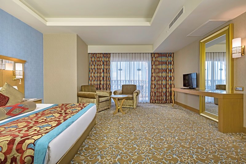 Royal Holiday Palace 12