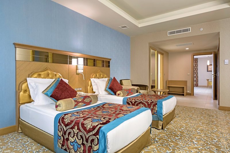 Royal Holiday Palace 13