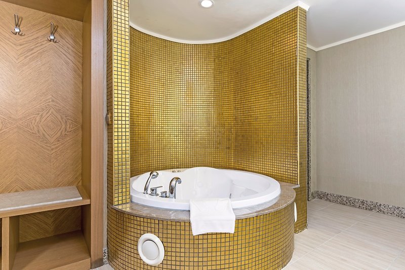 Royal Holiday Palace 16