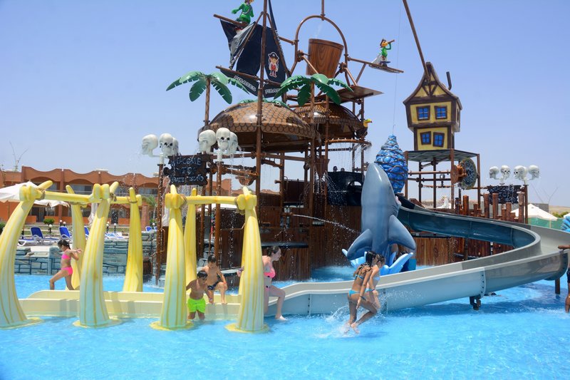 Three Corners Happy Life Beach Resort 10