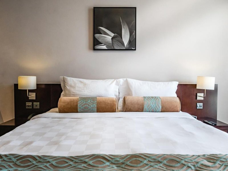 Signature Hotel Apartments & Spa Marina 24