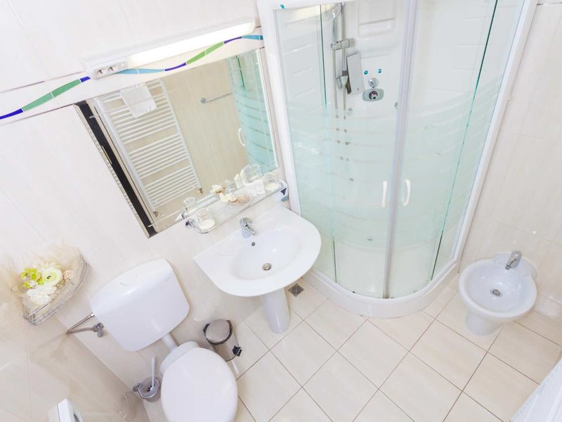 Milenij Makarska 11 - Bathroom Example