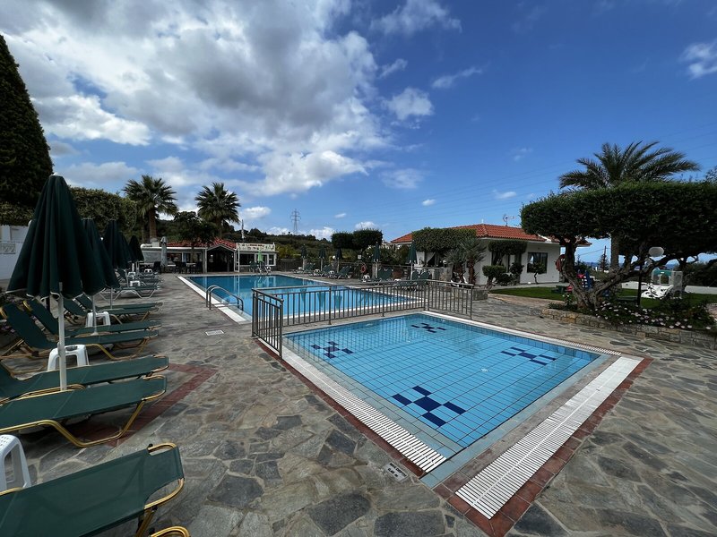 Nikolas Villas Apartments 7