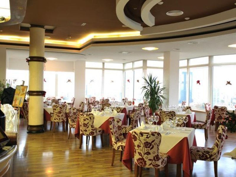 Sky Hotel 7
