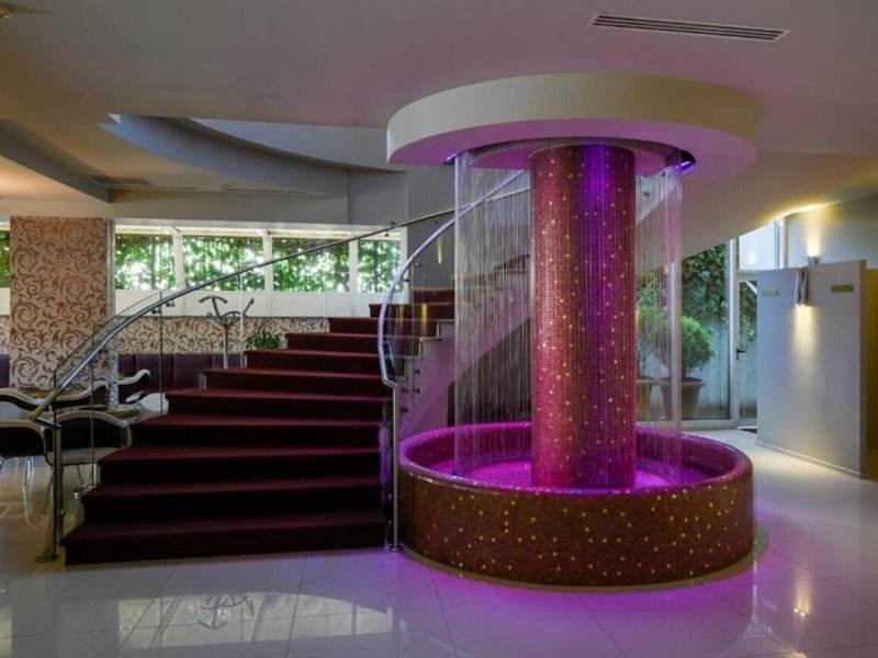 Sky Hotel 9
