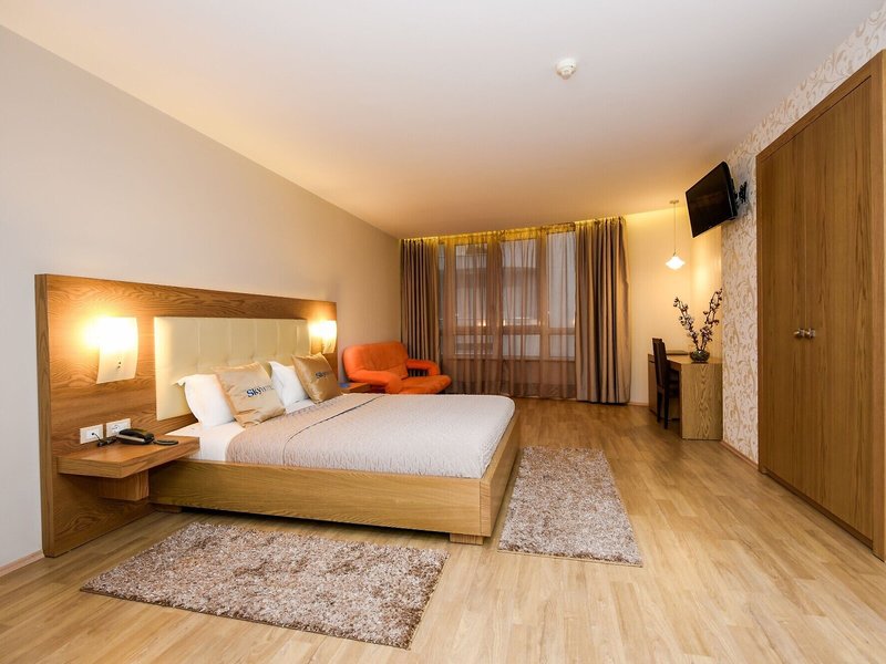 Sky Hotel 18