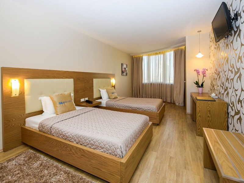 Sky Hotel 25