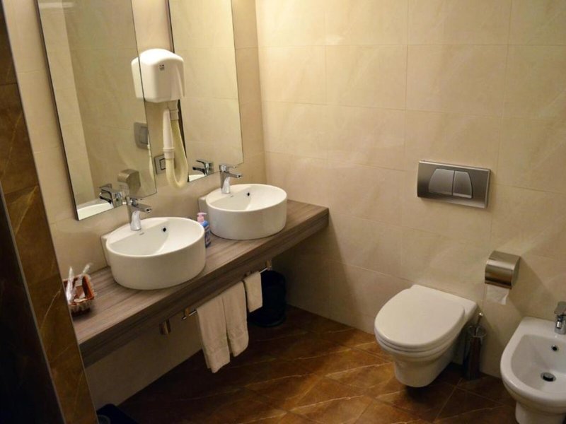 Sky Hotel 28