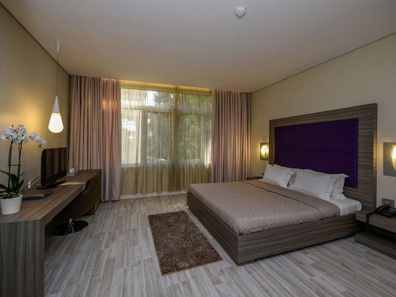 Sky Hotel 32