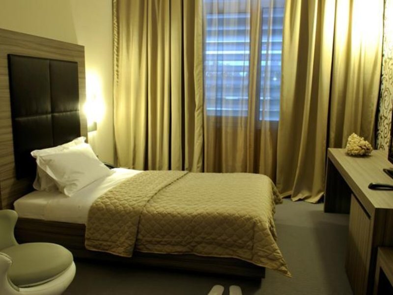 Sky Hotel 38
