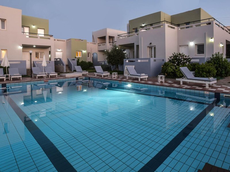 Golden Sun 5 - Outdoor Pool