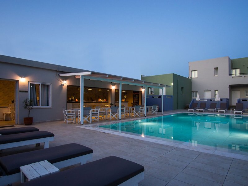 Golden Sun 10 - Outdoor Pool