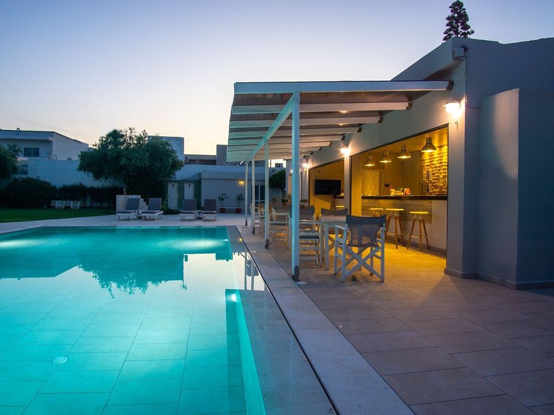 Golden Sun 11 - Outdoor Pool