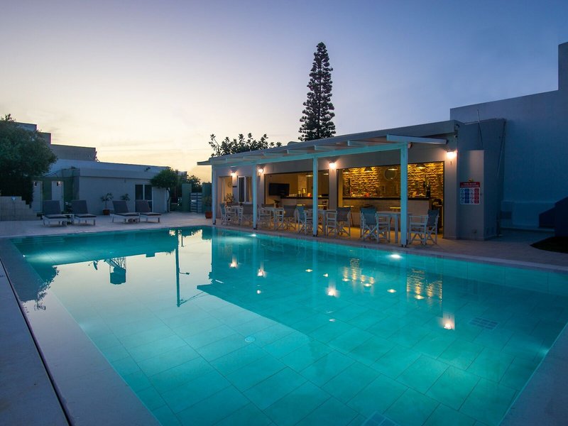 Golden Sun 12 - Outdoor Pool