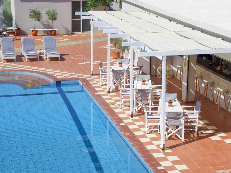Golden Sun 15 - Outdoor Pool