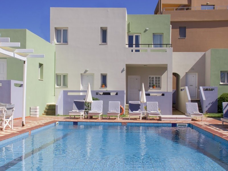 Golden Sun 18 - Outdoor Pool