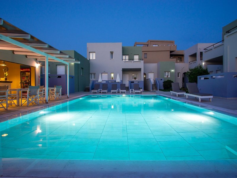 Golden Sun 19 - Outdoor Pool