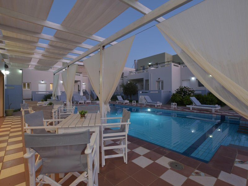 Golden Sun 20 - Outdoor Pool