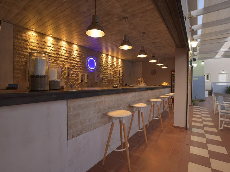 Golden Sun 21 - Restaurant