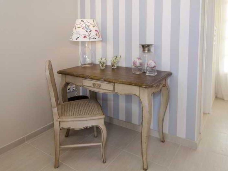 Golden Sun 28 - Restaurant