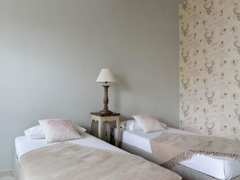 Golden Sun 29 - Room Example